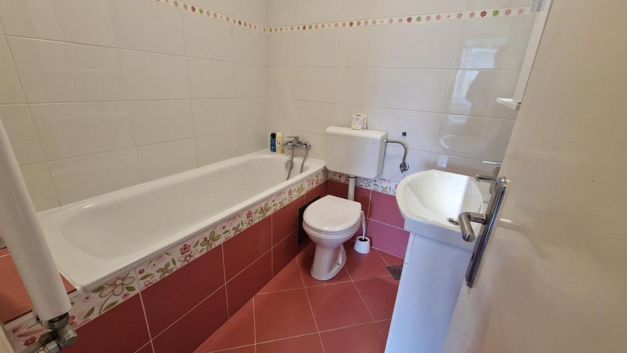 Lovely Condo With Free Parking Ljubljana Exteriör bild